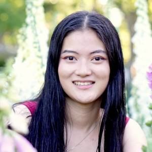 Meet your Posher, Julia